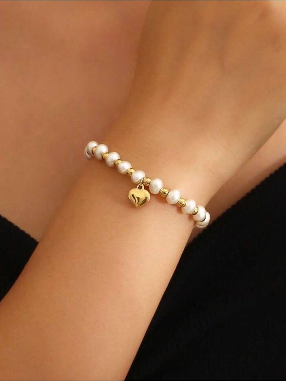 Minimalist Heart Charm Bracelet - Picture 4 of 6
